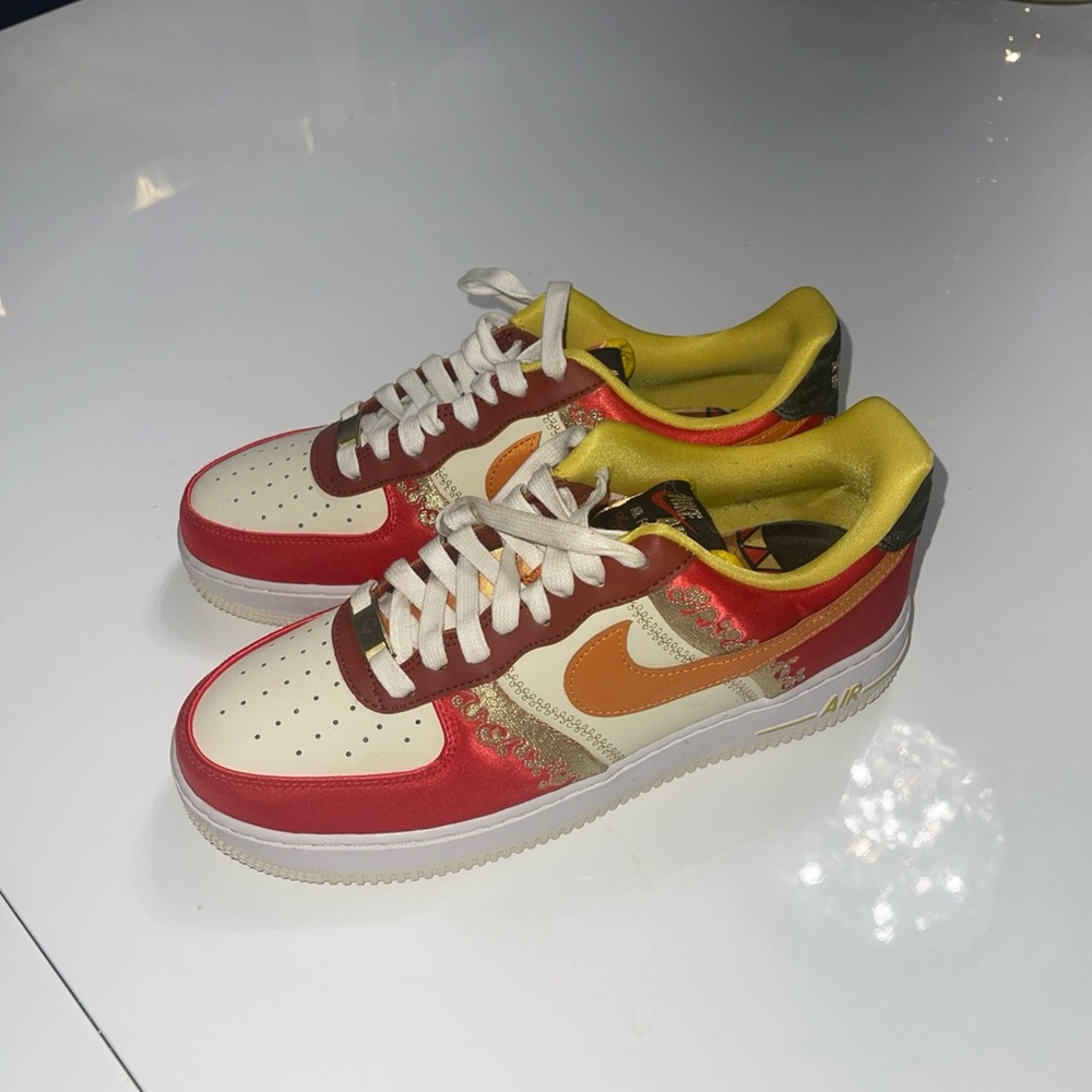 Nike little Accra men”s Sneakers size 8.5